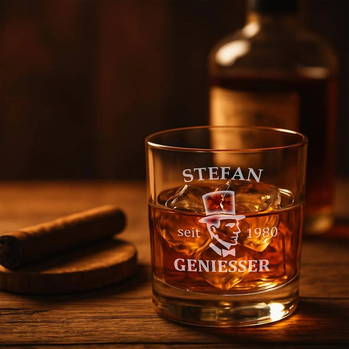 Personalisiertes Whiskey Glas "Geniesser" mit Name und Geburtsjahr – Bild 5