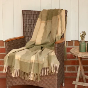 Elegante Landhausdecke mit feinem Streifen